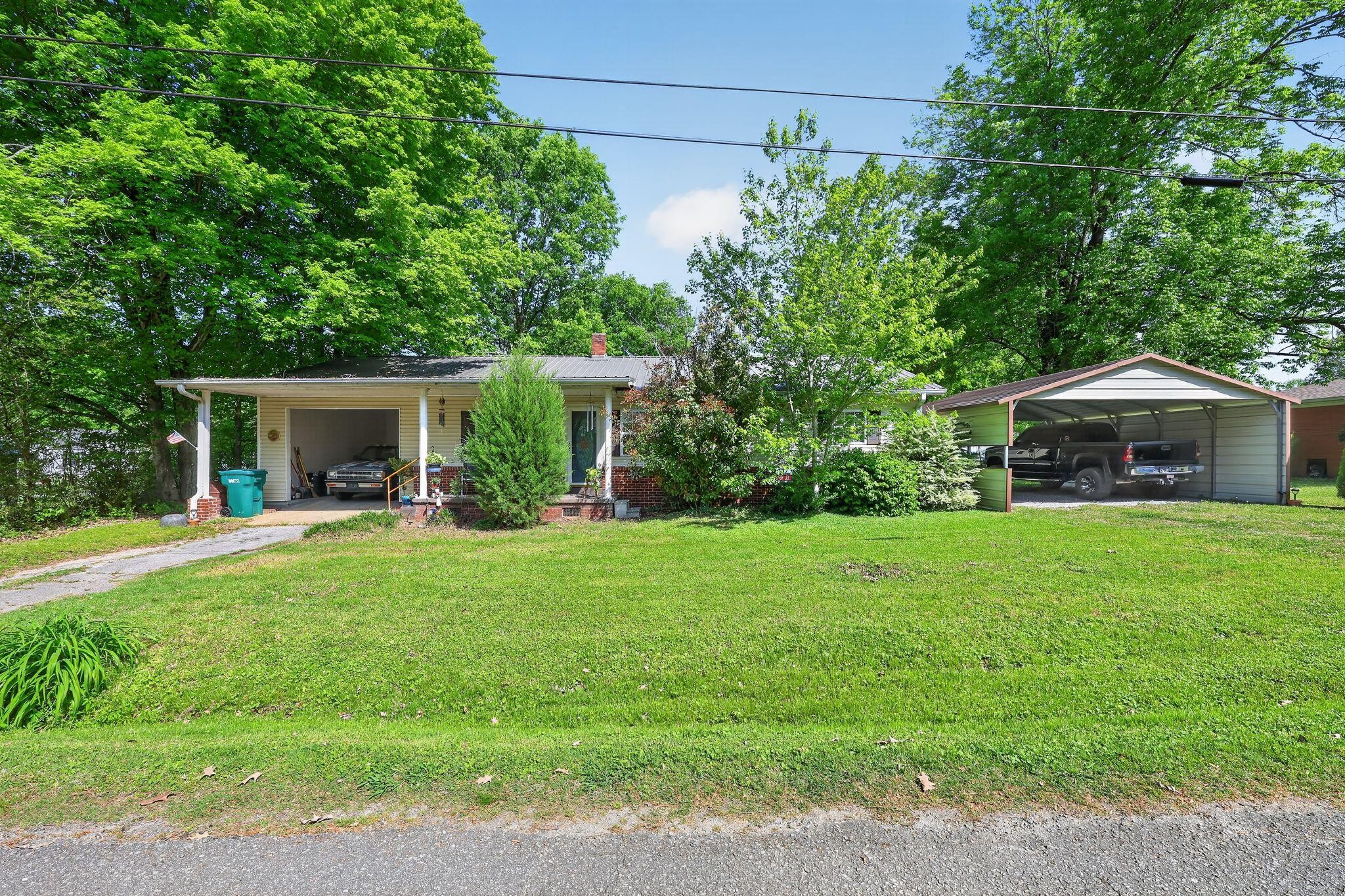285 Jones Street Huntingdon, TN 38344 - Photo 1 of 33