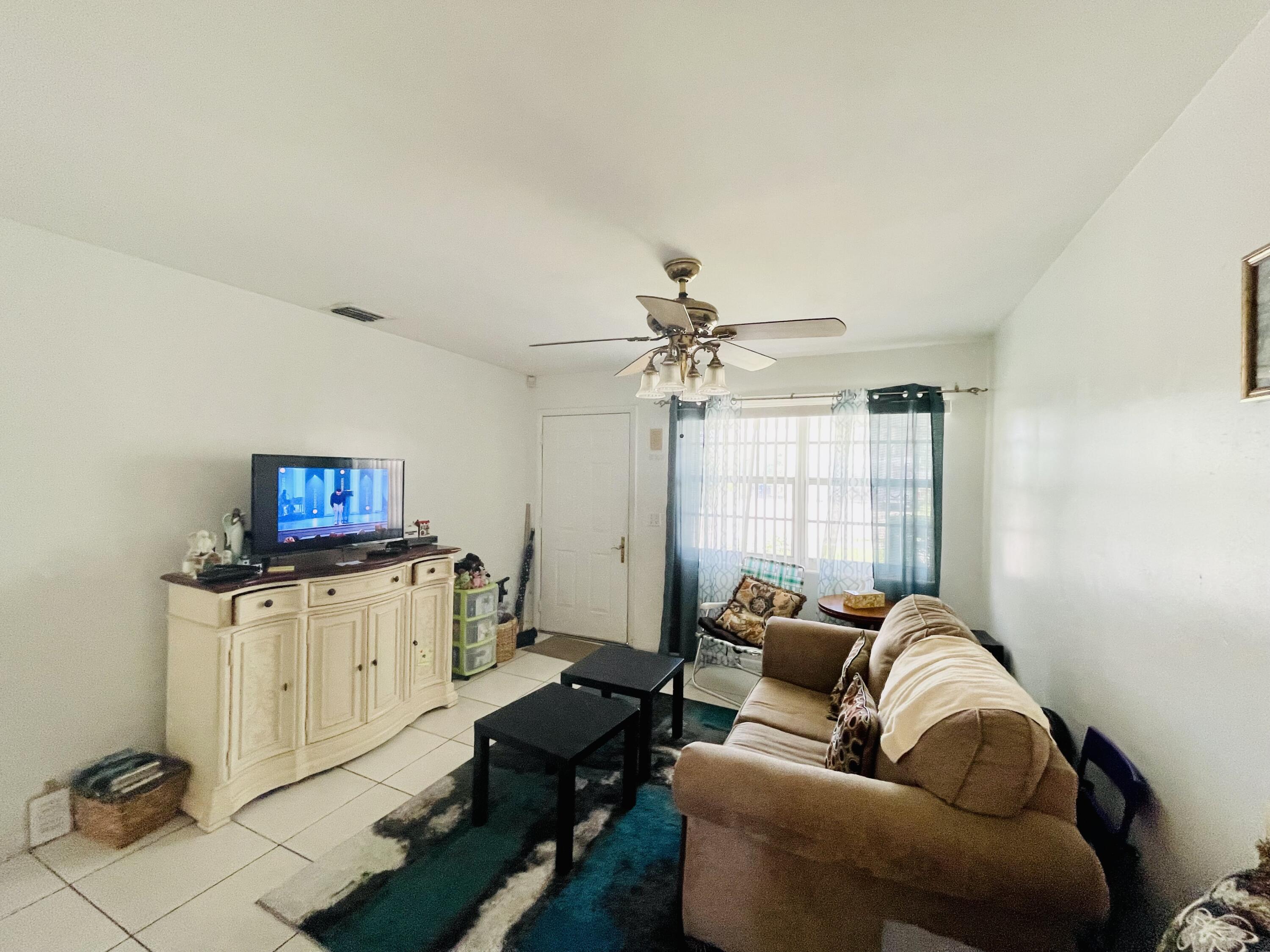 957 West 7th Street Riviera Beach, FL 33404 - Photo 11 of 30 Unit 2