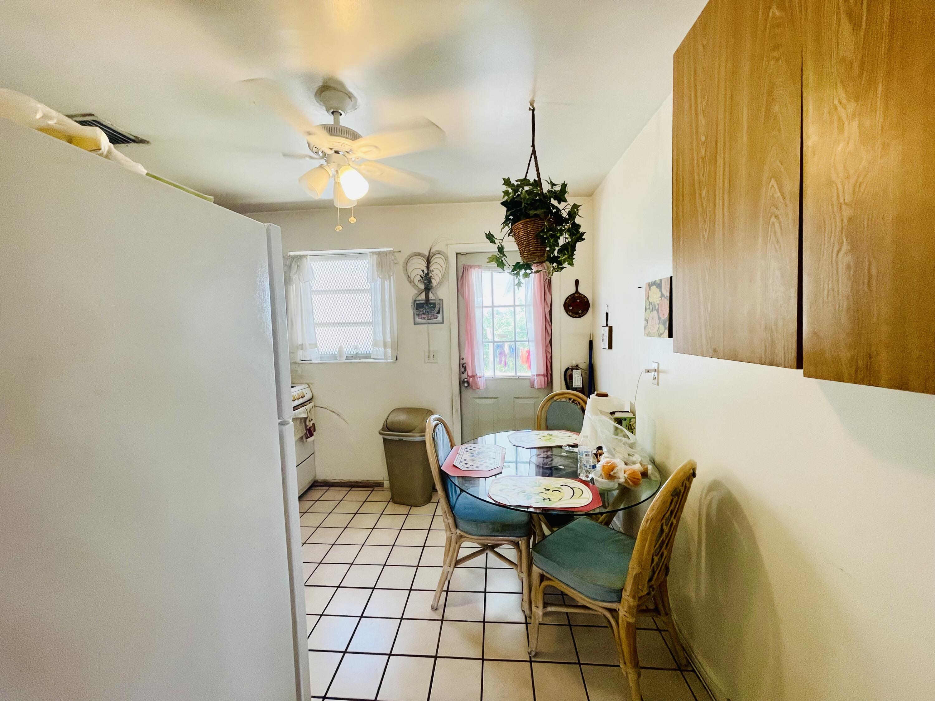 957 West 7th Street Riviera Beach, FL 33404 - Photo 5 of 30 Unit 1