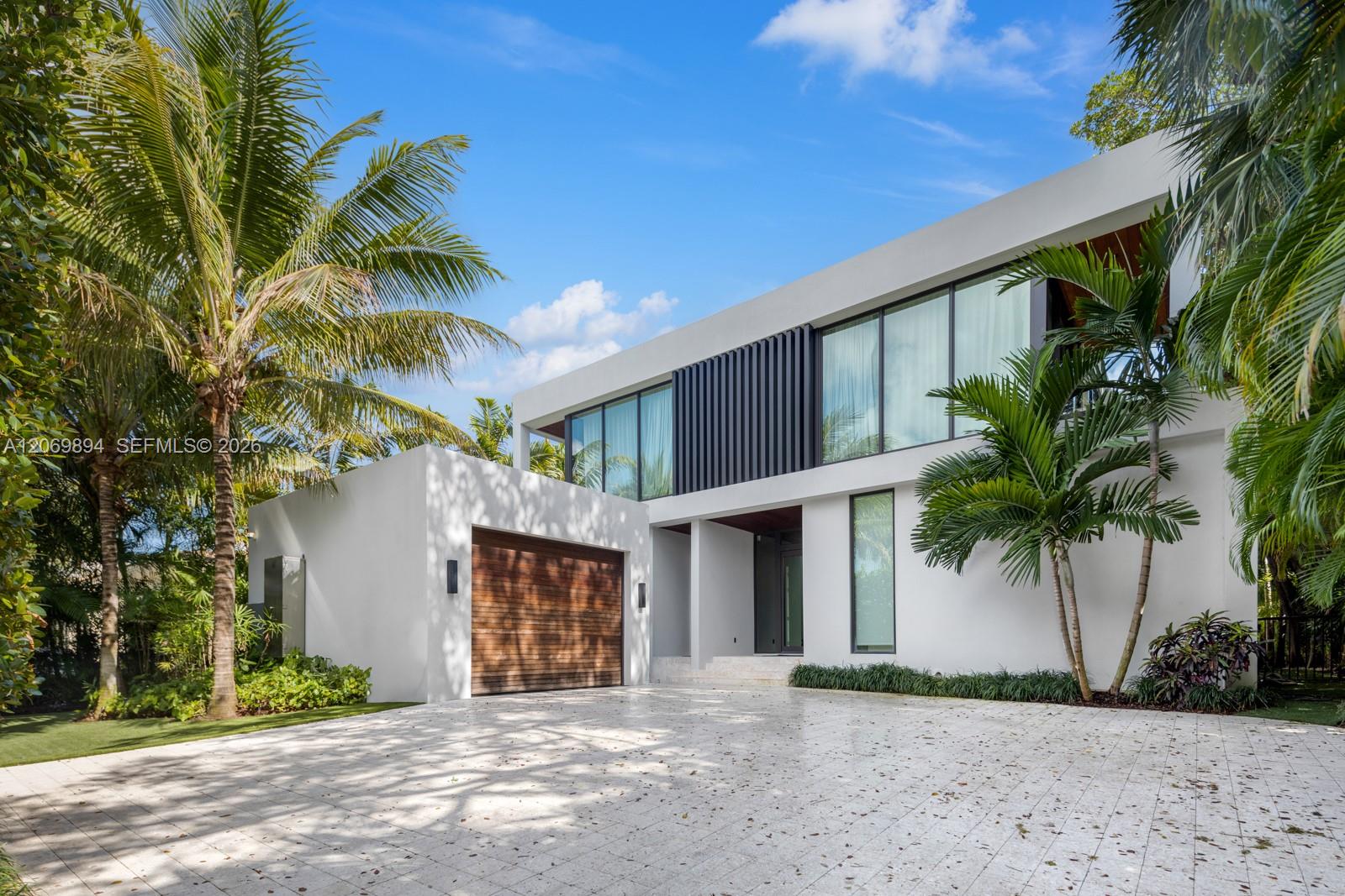 6015 North Bay Road Miami Beach, FL 33140 - Photo 3 of 40 Gallery Image 3