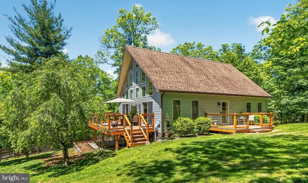 $395,000 | 386 Chestnut Oak Lane, Hedgesville, WV 25427