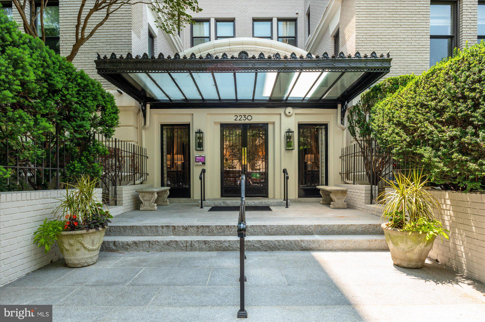 2230 California Street Northwest, Unit 4DW Washington, DC 20008 - Photo 3 of 43 a front view of a house