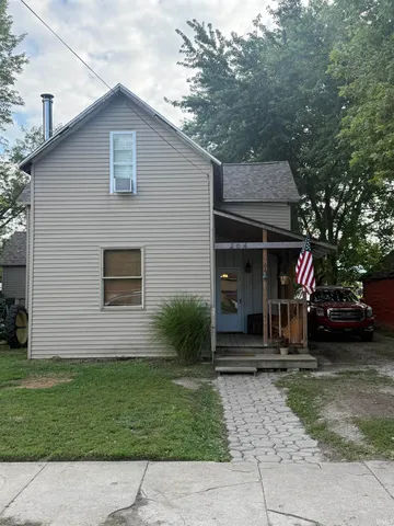 $137,500 | 204 Grant Street, Royal Center, IN 46978