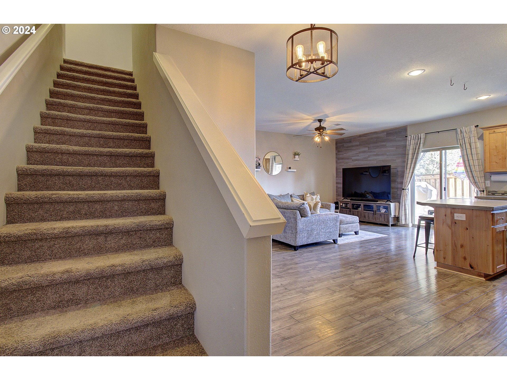 146 North 44th Place Ridgefield, WA 98642 - Photo 13 of 30 a view of entryway and hall with wooden floor