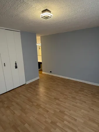 $54,900 | 4300 West Ford City Drive, Unit 401A, Chicago, IL 60652