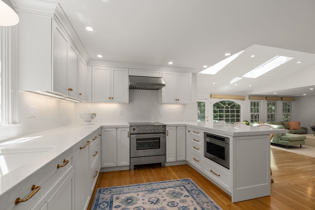 99 Parker Road Wellesley, MA 02482 - Photo 11 of 37