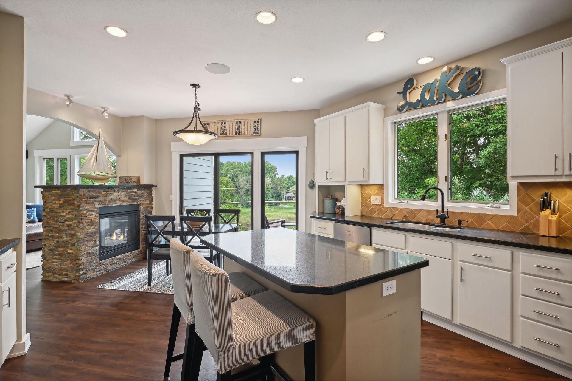 399 Ridgeview Drive Wayzata, MN 55391 - Photo 6 of 60