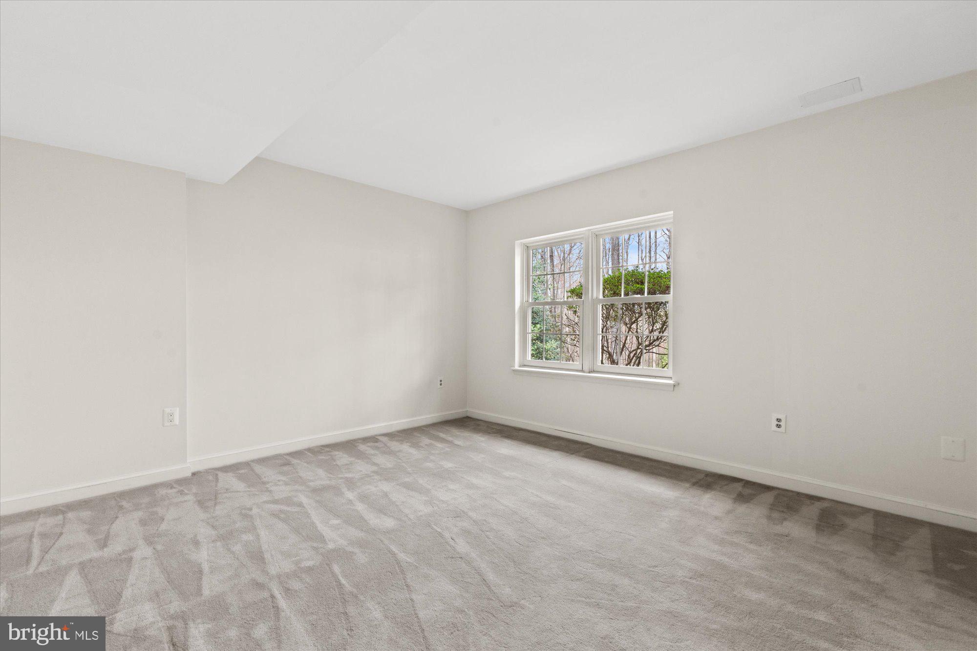 10415 Mt Sunapee Road Vienna, VA 22182 - Photo 30 of 53 3rd Bedroom -New Carpet