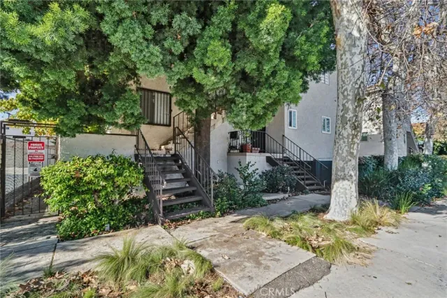 $449,950 | 7439 Woodman Avenue, Unit 31, Van Nuys, CA 91401