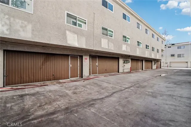 $449,950 | 7439 Woodman Avenue, Unit 31, Van Nuys, CA 91401