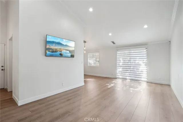 $449,950 | 7439 Woodman Avenue, Unit 31, Van Nuys, CA 91401