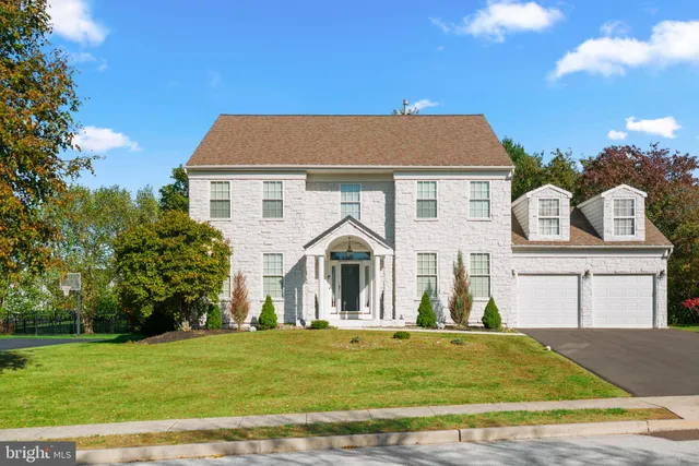 $975,000 | 1038 Cottonwood Drive, Collegeville, PA 19426