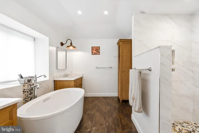 $975,000 | 1038 Cottonwood Drive, Collegeville, PA 19426