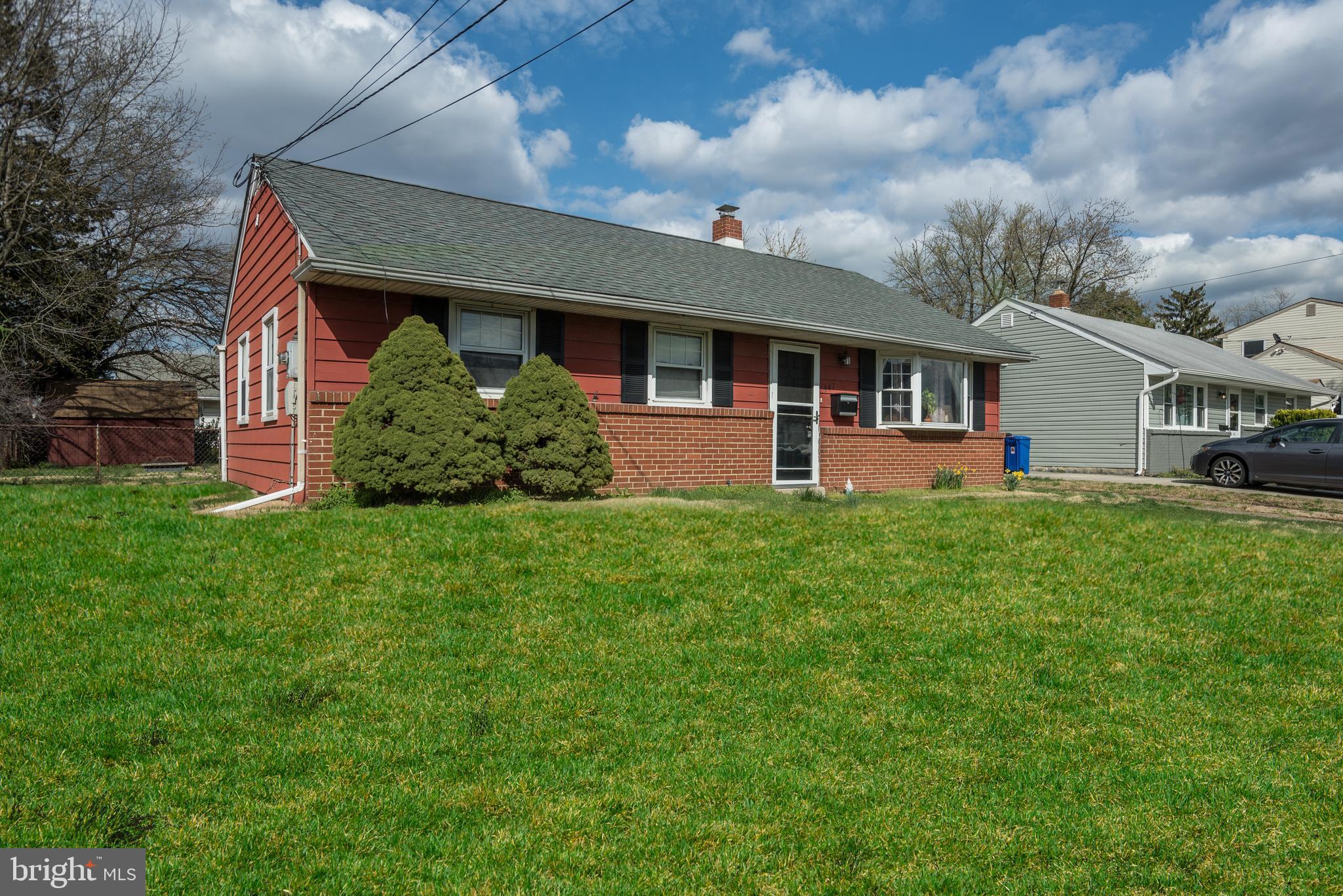 447 Colonial Road Bellmawr, NJ 08031 - Photo 2 of 27 Gallery Image 2