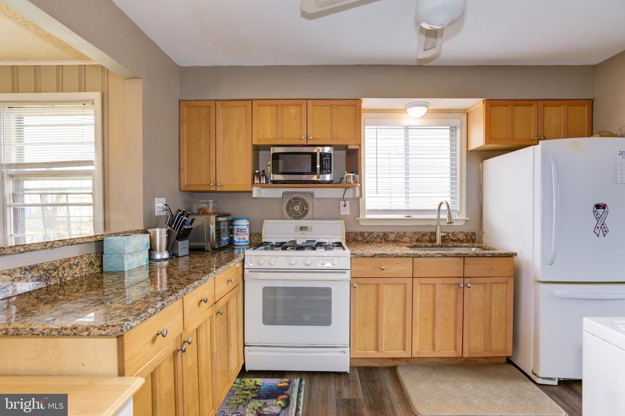 447 Colonial Road Bellmawr, NJ 08031 - Photo 11 of 27 Gallery Image 11