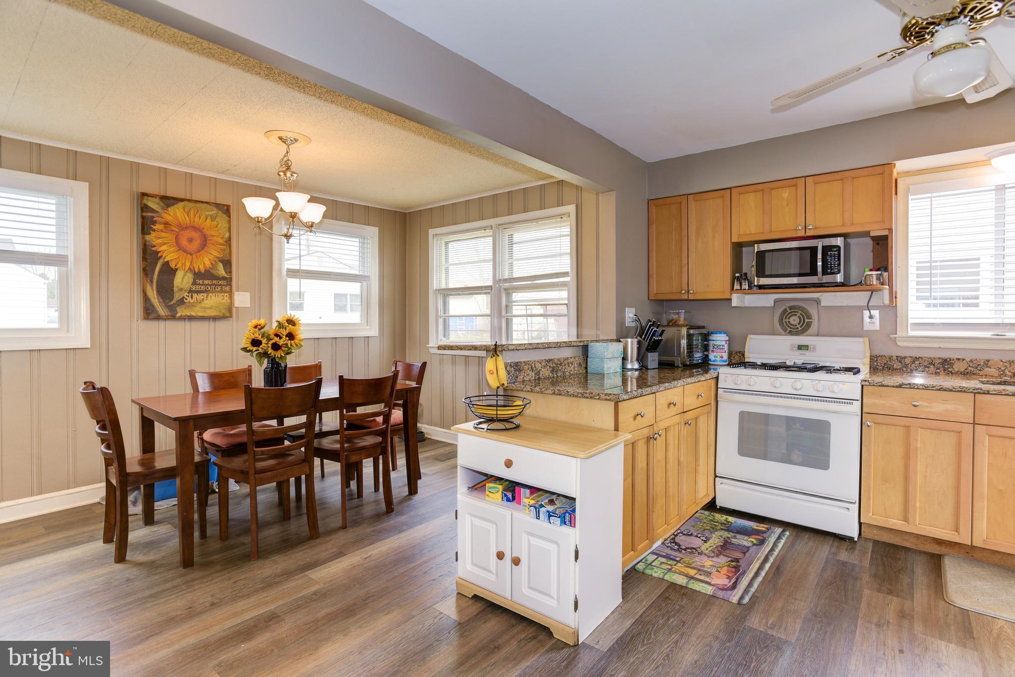 447 Colonial Road Bellmawr, NJ 08031 - Photo 12 of 27 Gallery Image 12