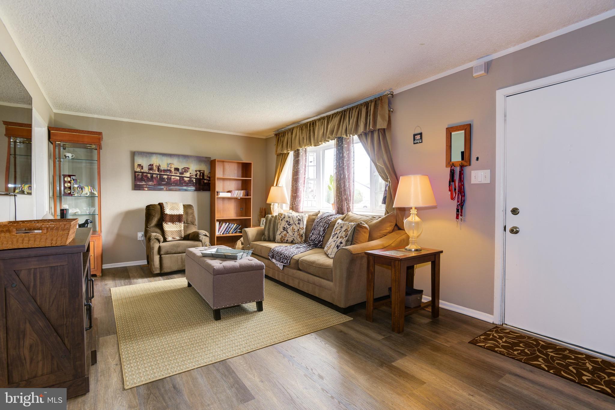 447 Colonial Road Bellmawr, NJ 08031 - Photo 5 of 27 Gallery Image 5