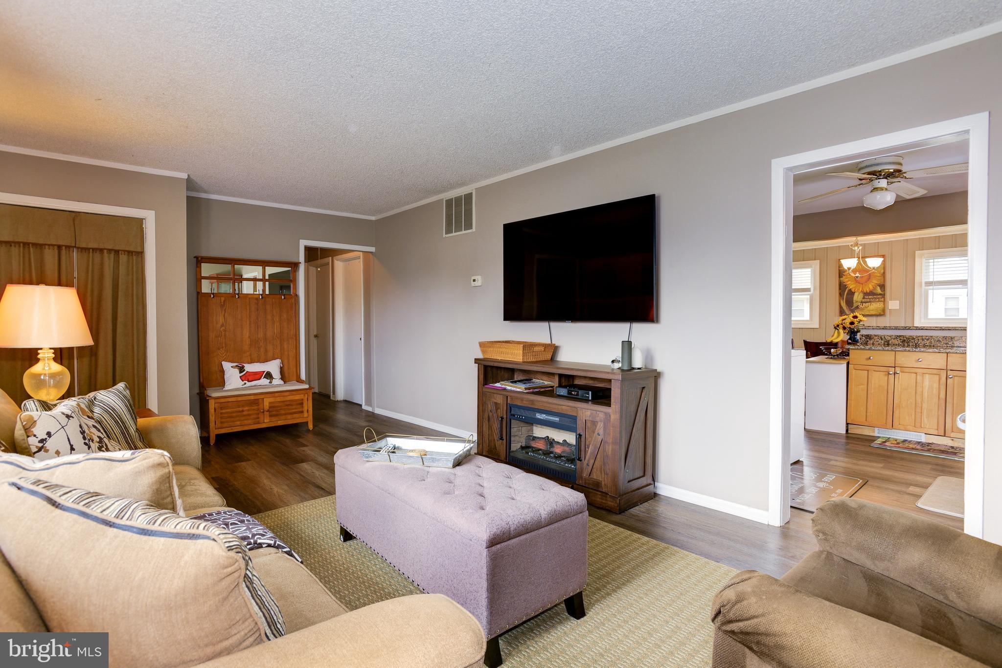 447 Colonial Road Bellmawr, NJ 08031 - Photo 7 of 27 Gallery Image 7