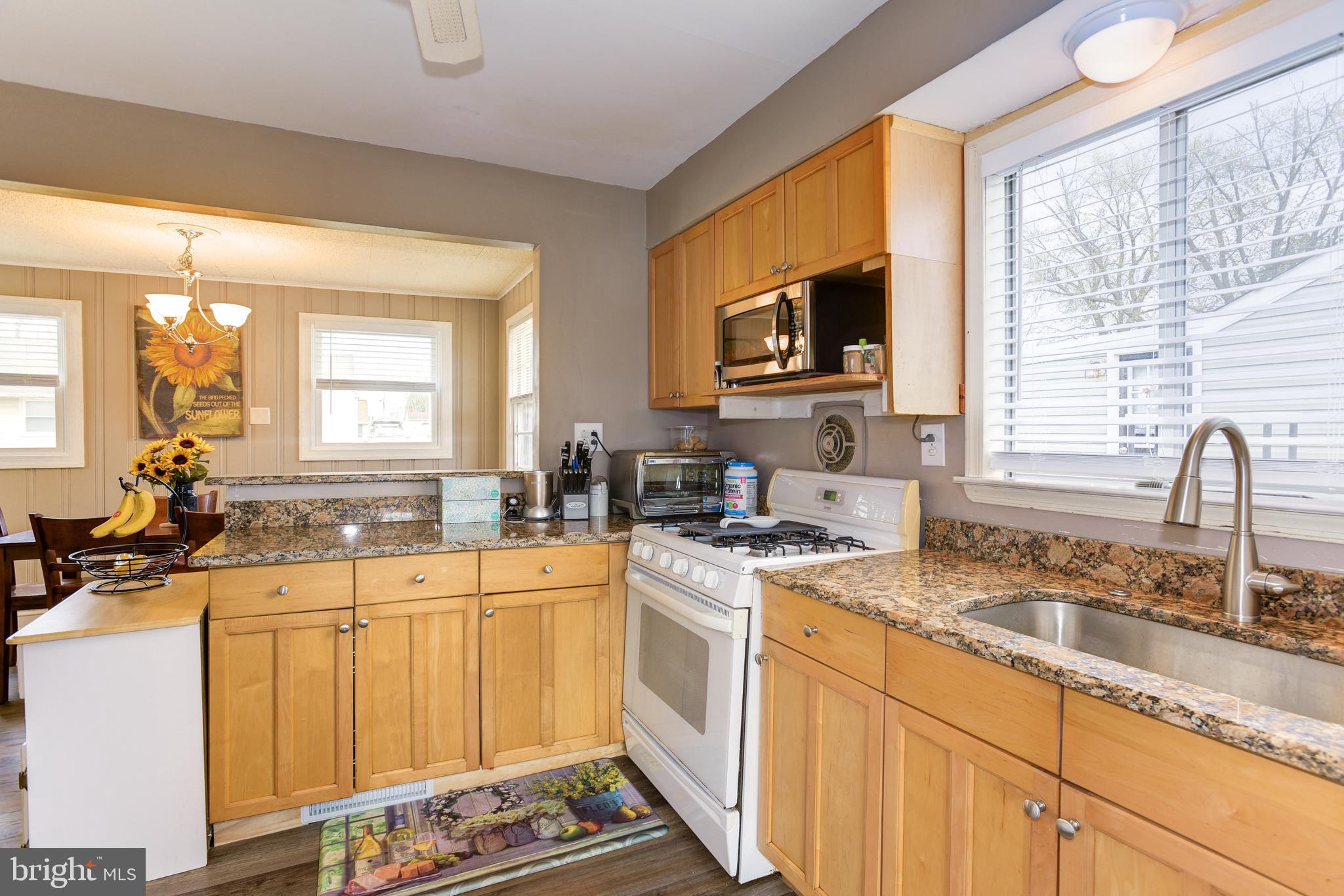 447 Colonial Road Bellmawr, NJ 08031 - Photo 8 of 27 Gallery Image 8