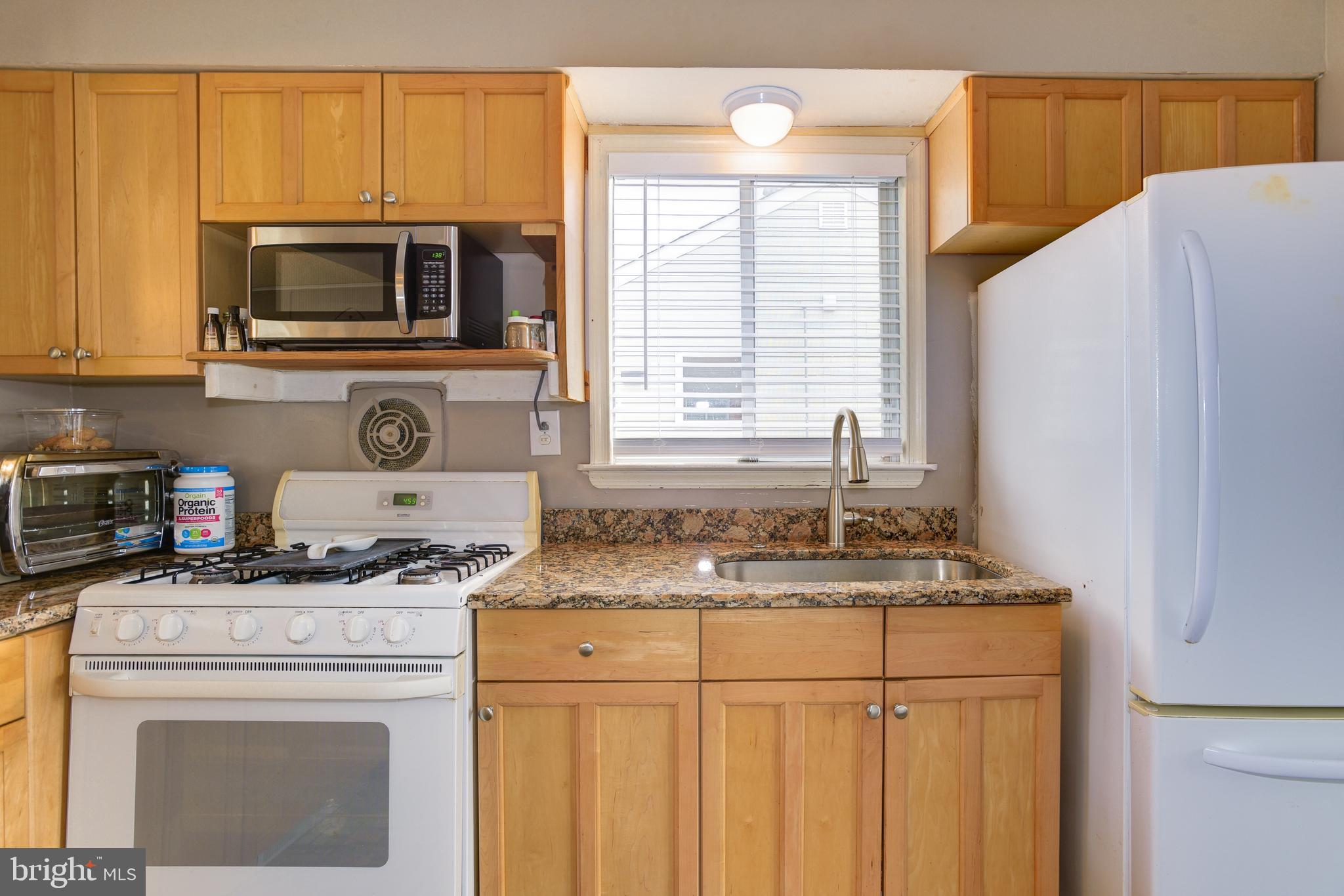 447 Colonial Road Bellmawr, NJ 08031 - Photo 10 of 27 Gallery Image 10
