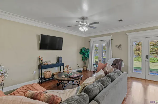 $244,500 | 11182 River Highlands Drive, Unit 4A, St. Amant, LA 70774