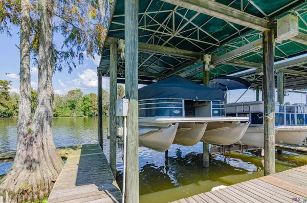 $244,500 | 11182 River Highlands Drive, Unit 4A, St. Amant, LA 70774