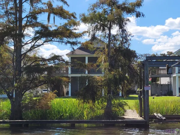 $244,500 | 11182 River Highlands Drive, Unit 4A, St. Amant, LA 70774