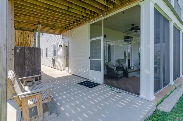 $244,500 | 11182 River Highlands Drive, Unit 4A, St. Amant, LA 70774