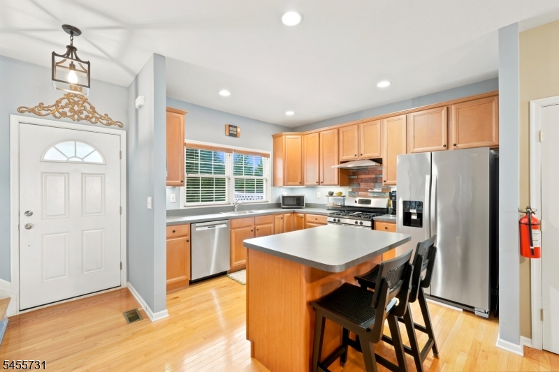 29 Riga Court Scotch Plains, NJ 07076 - Photo 7 of 36 Gallery Image 7