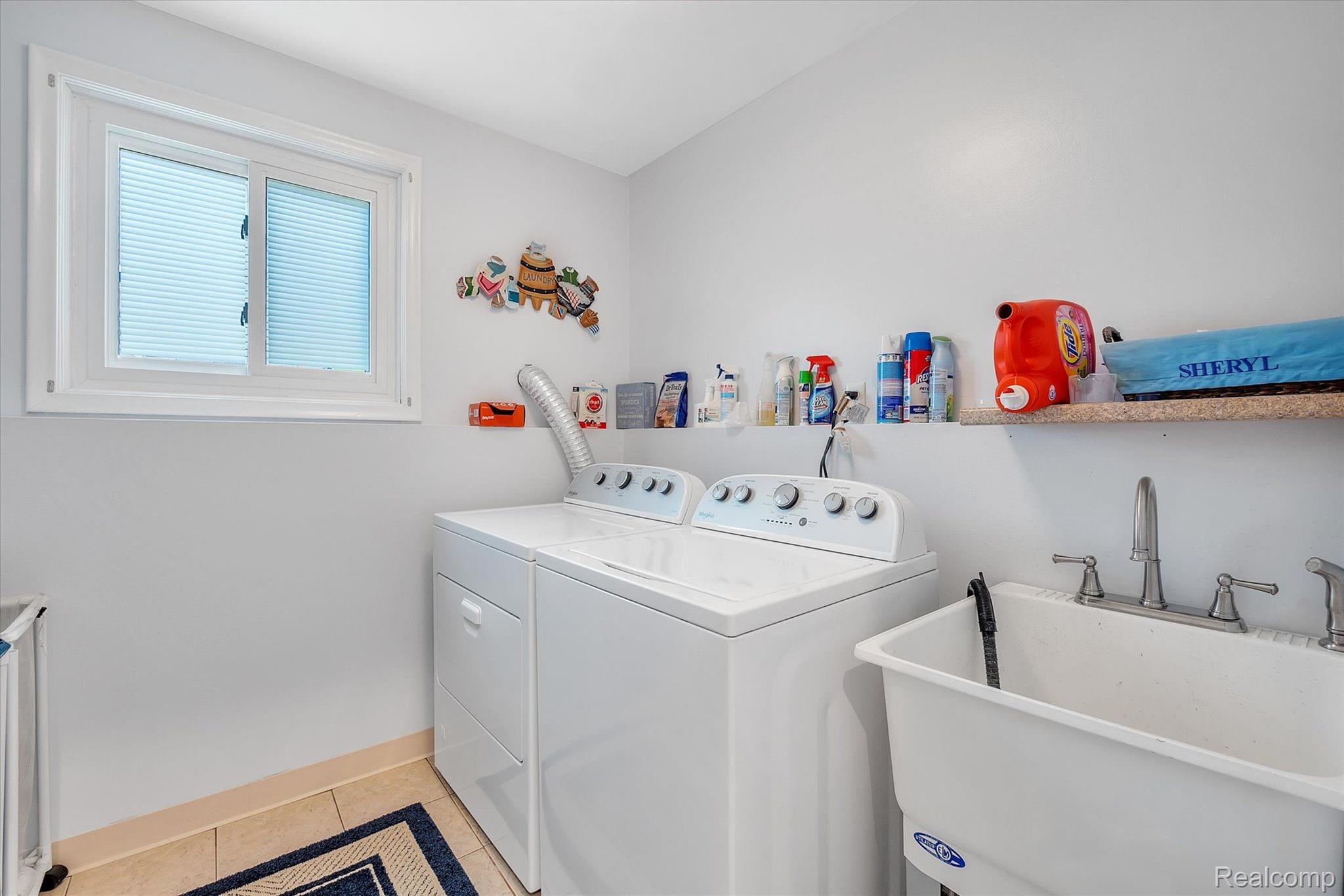 47882 Tilch Road Macomb, MI 48044 - Photo 27 of 47 Large laundry room