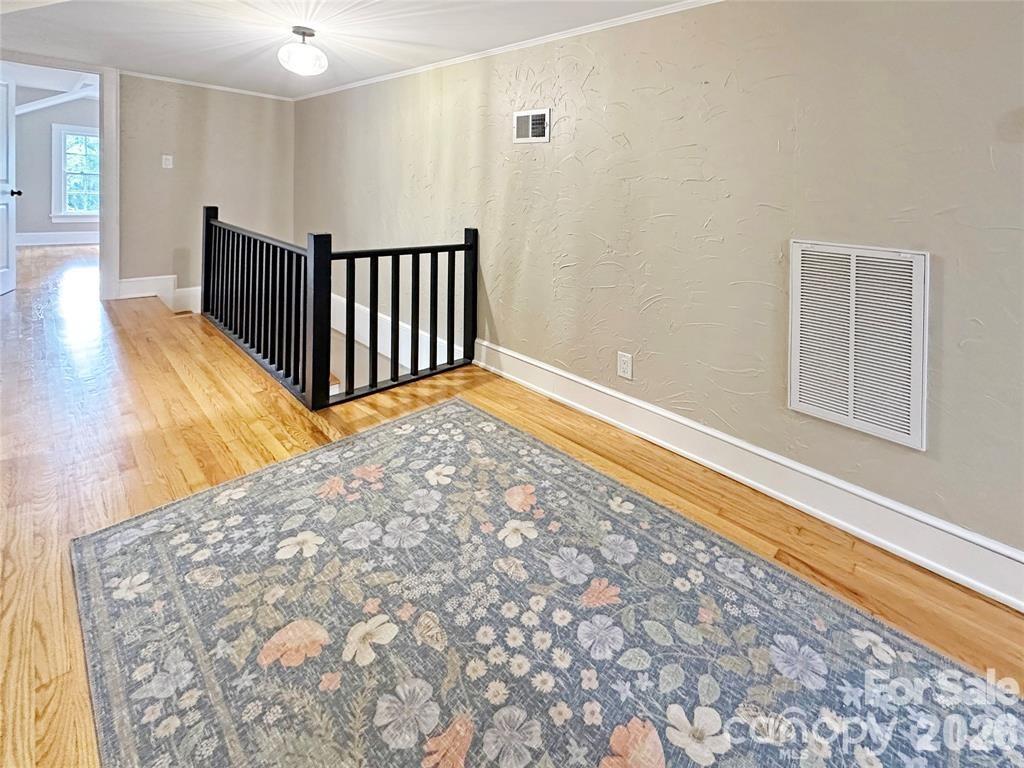 317 8th Street Northwest Hickory, NC 28601 - Photo 38 of 44