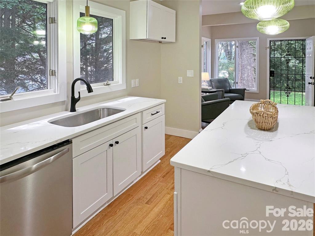 317 8th Street Northwest Hickory, NC 28601 - Photo 9 of 44