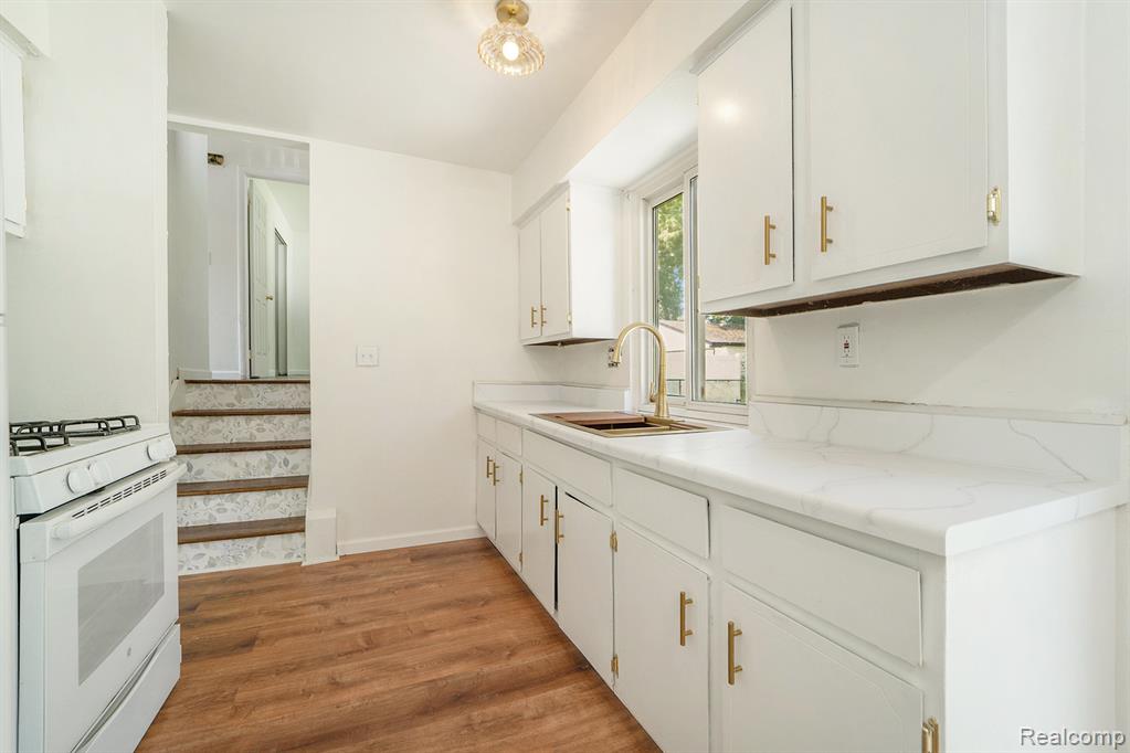 15702 Springhill Street Romulus, MI 48174 - Photo 5 of 16 Gallery Image 5