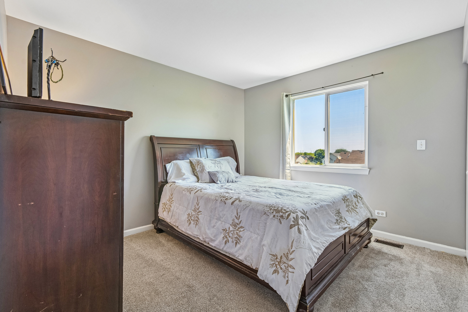 2011 Sunset Court Zion, IL 60099 - Photo 13 of 27