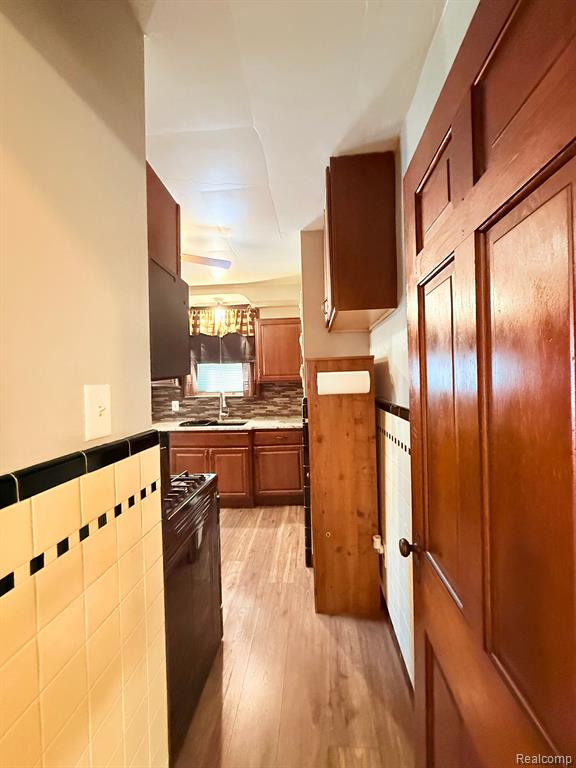 9583 Rutland Street Detroit, MI 48227 - Photo 26 of 49