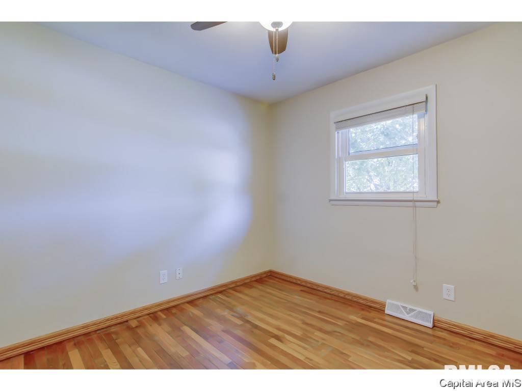 880 South Bradfordton Road Springfield, IL 62711 - Photo 15 of 36