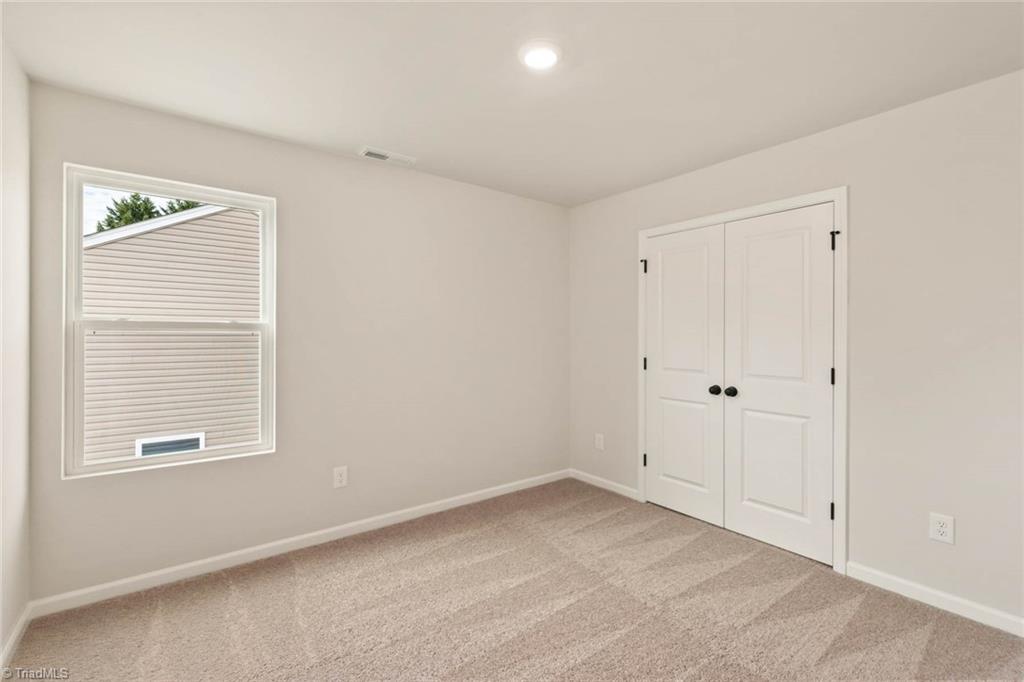 1046 Jonestown Road Winston-Salem, NC 27103 - Photo 11 of 24