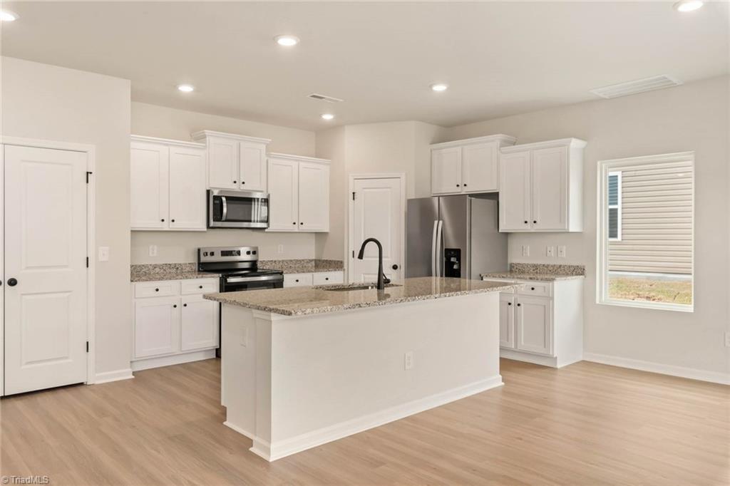 1046 Jonestown Road Winston-Salem, NC 27103 - Photo 18 of 24