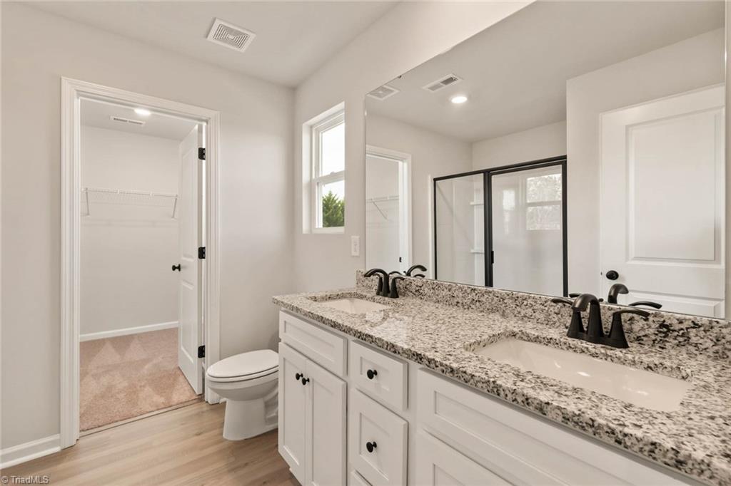 1046 Jonestown Road Winston-Salem, NC 27103 - Photo 6 of 24