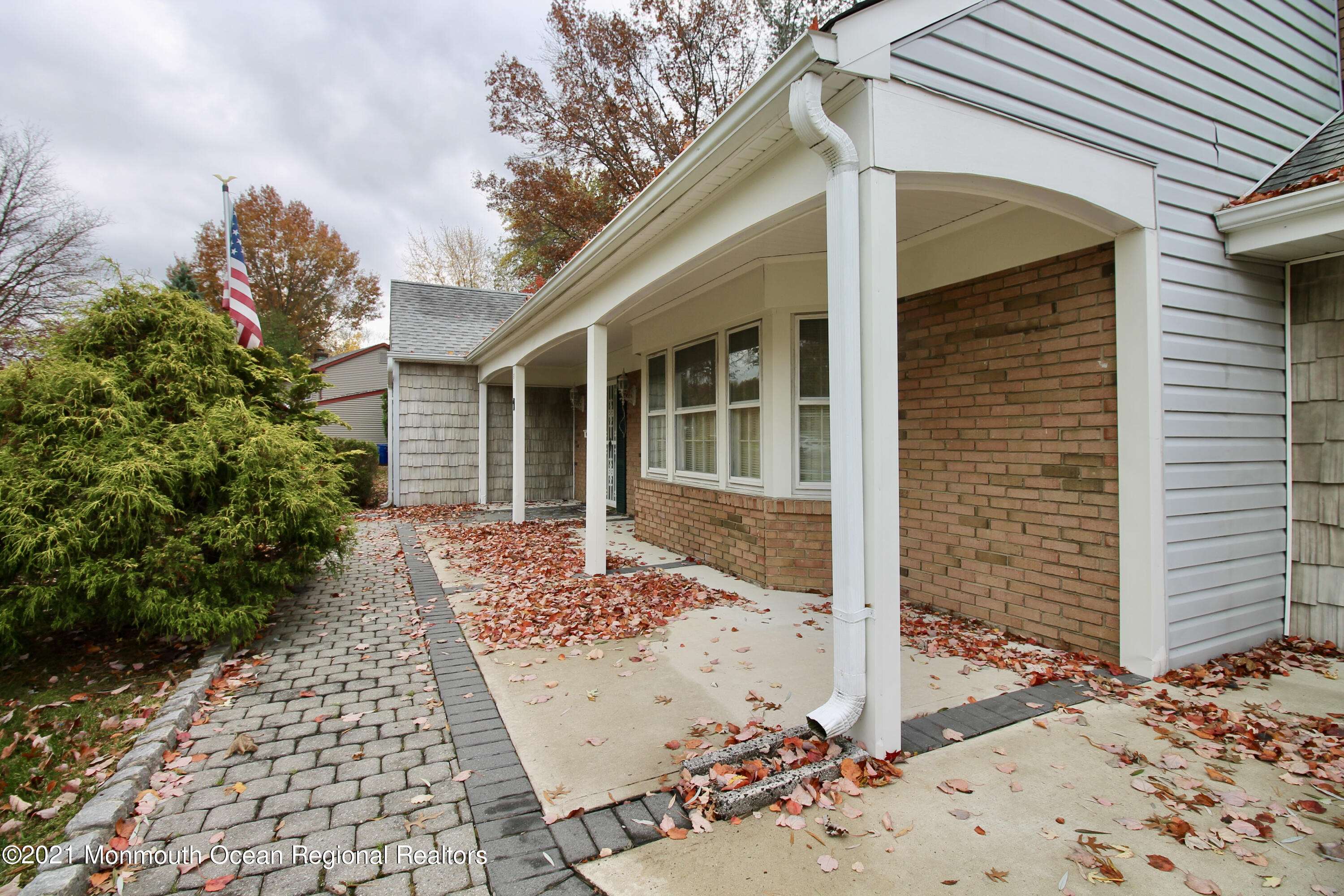 61 Crosswicks Road Freehold, NJ 07728 - Photo 7 of 43
