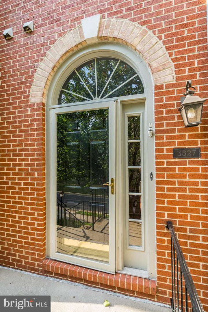 3827 Inverness Road Fairfax, VA 22033 - Photo 4 of 35 Gallery Image 4