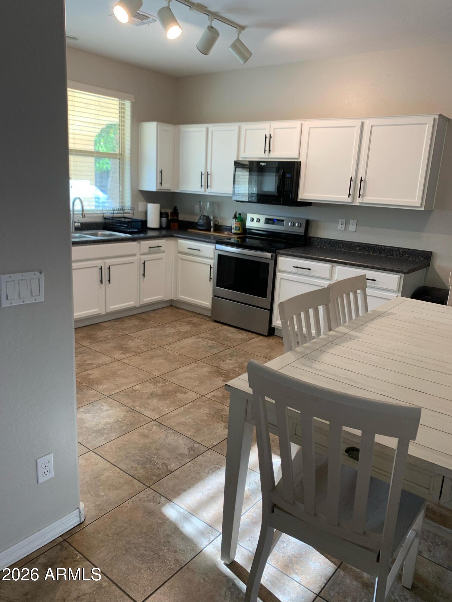 1415 South Terrace Road Tempe, AZ 85281 - Photo 3 of 20 kitchen