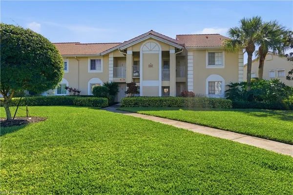 $325,000 | 7736 Jewel Lane, Unit W103, Naples, FL 34109