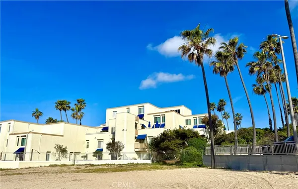 $3,850 | 711 Pacific Coast Highway, Unit 324, Huntington Beach, CA 92648