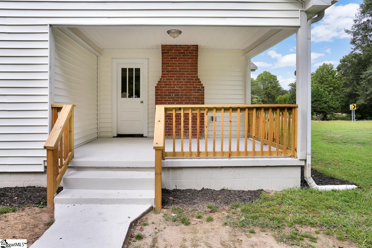 121 West Marion Road Greenville, SC 29617 - Photo 5 of 36 Gallery Image 5