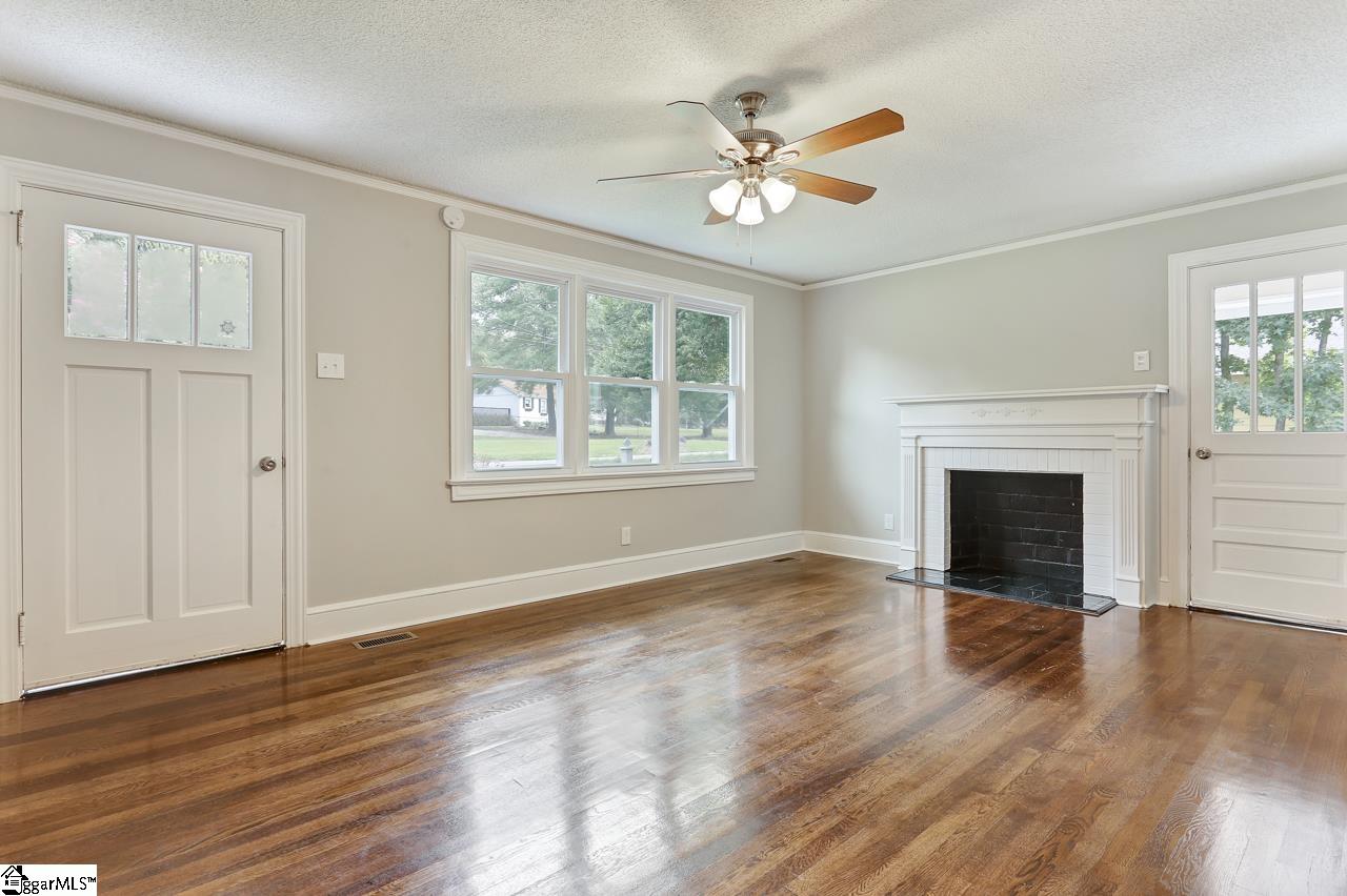 121 West Marion Road Greenville, SC 29617 - Photo 6 of 36 Gallery Image 6