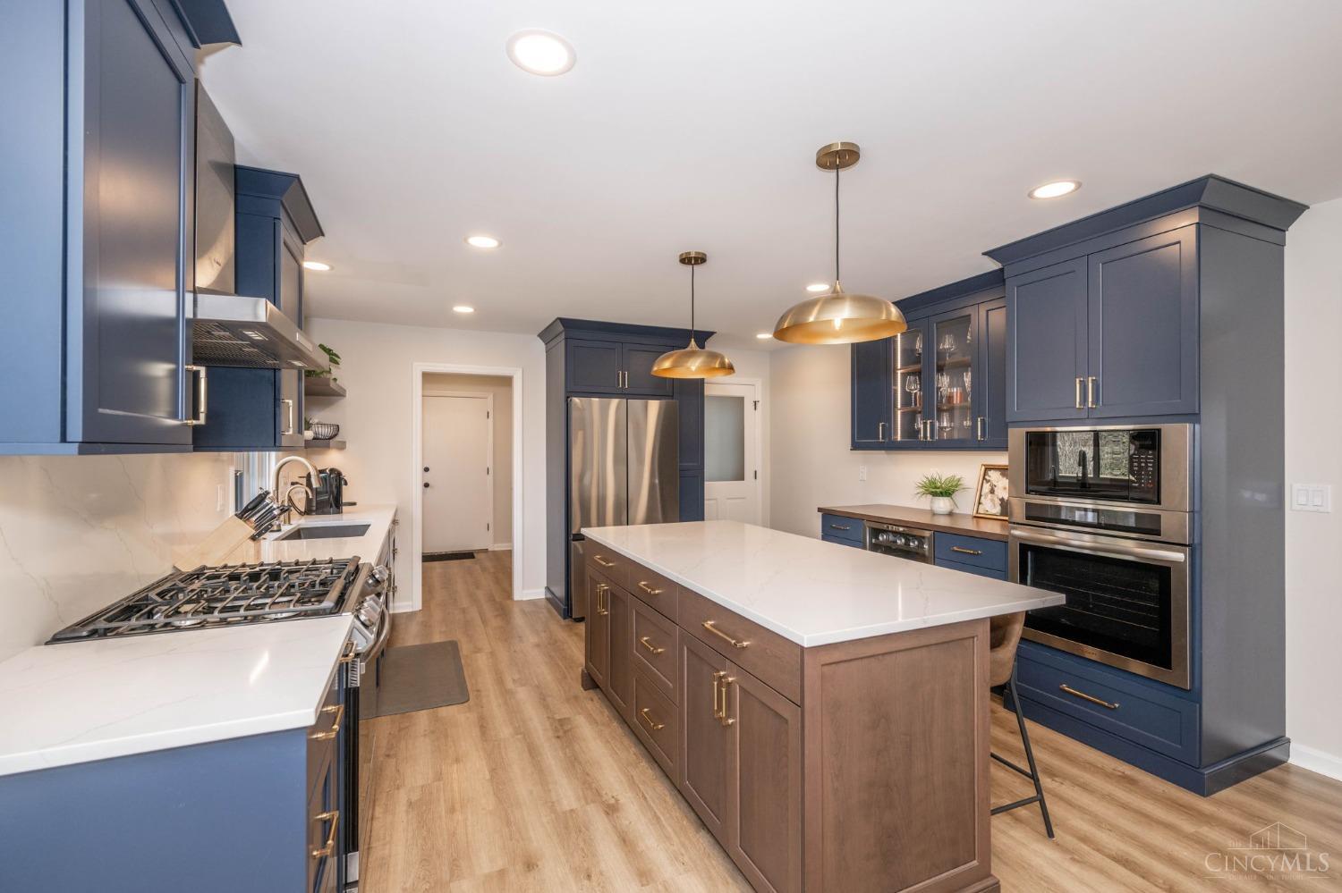 4891 Drake Road Cincinnati, OH 45243 - Photo 16 of 48