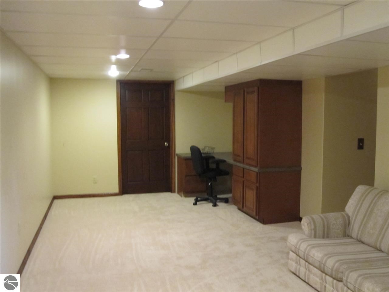 8380 North Long Lake Road Traverse City, MI 49685 - Photo 17 of 31 1778529-16.JPG