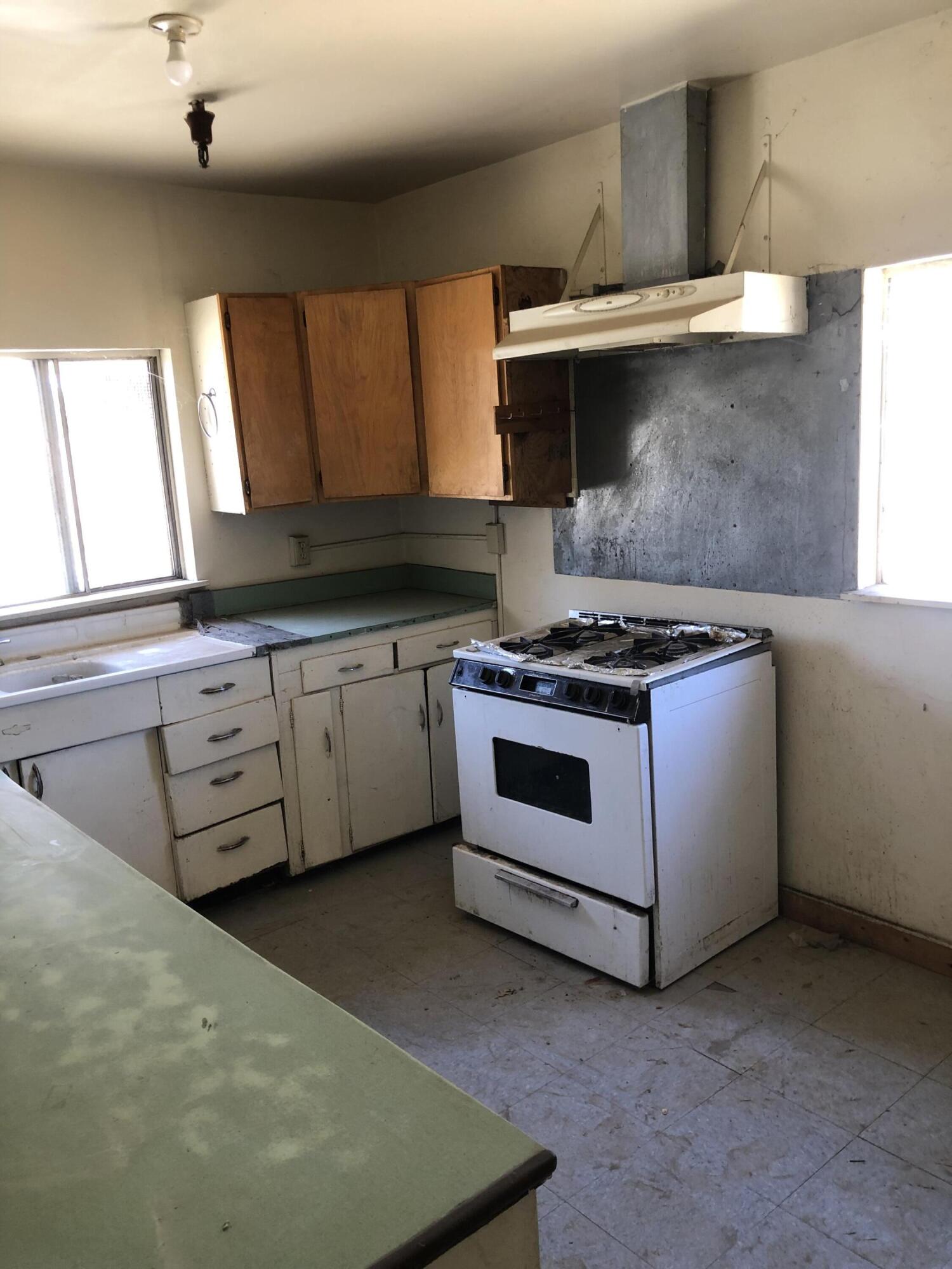 1590 East Dinuba Avenue Reedley, CA 93654 - Photo 11 of 26 IMG_0705 2
