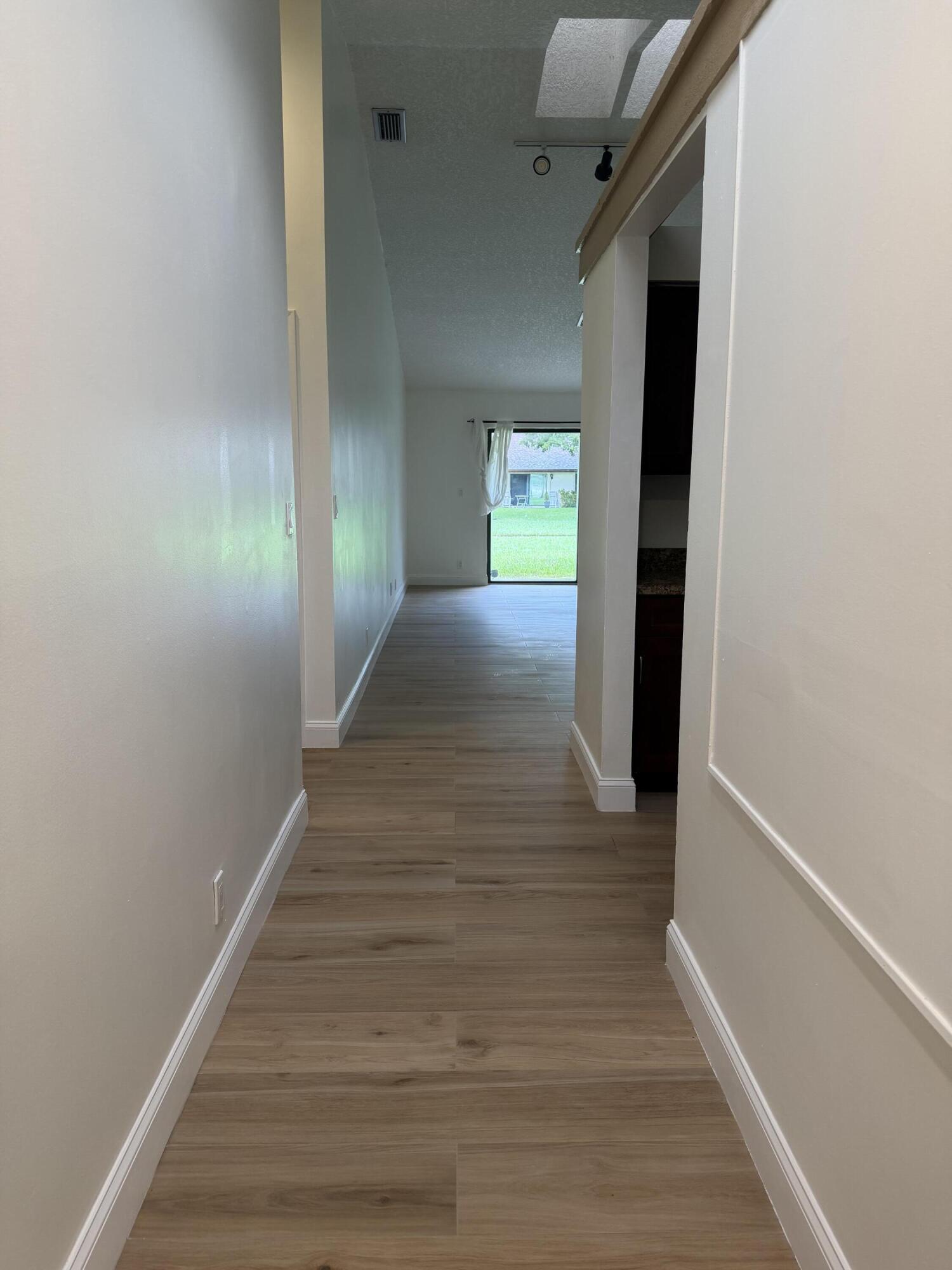 22682 Vistawood Way Boca Raton, FL 33428 - Photo 3 of 15 new hallway
